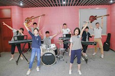兴趣是最好的老师——园外初中部选修课之电声乐队、篮球队篇