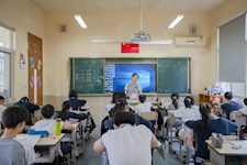 课堂小舞台，语文新天地 ——园外初中部语文教研组教学活动展示