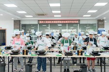 【厨艺考试】—这场面相信也只有园外能看到，首次将厨艺纳入毕业综合评价体系