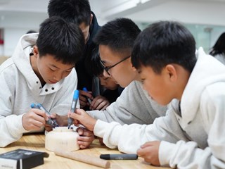走进园外