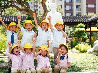 走进园外