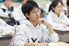 紧抓新课标 再上新台阶 | 园区教师发展中心领导专家莅临园外普高部教研指导